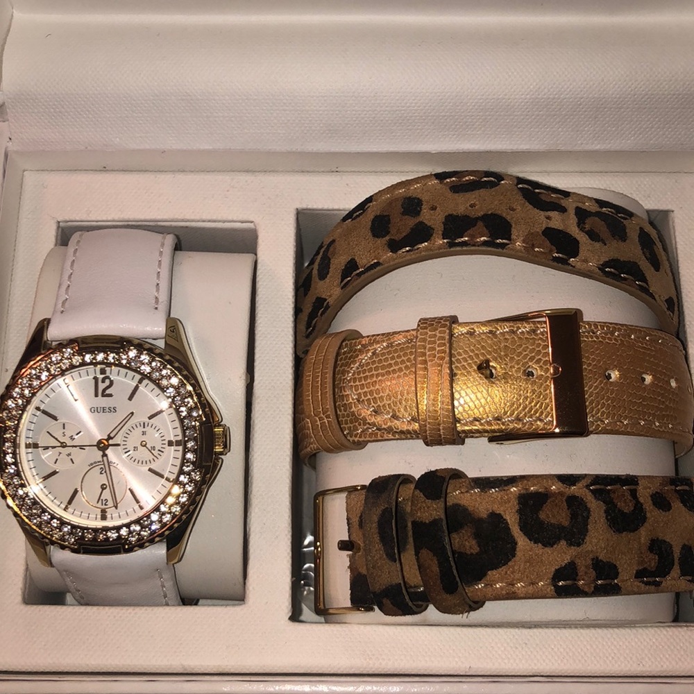 Guess watch with changeable straps